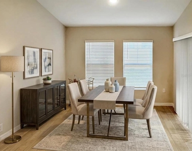 2279 Canyon Oak Drive - Photo Thumbnail 7