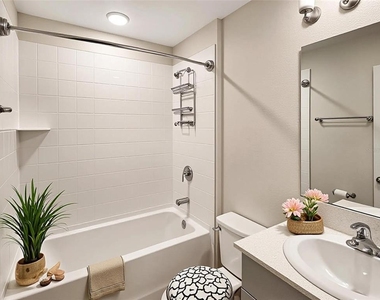 2279 Canyon Oak Drive - Photo Thumbnail 12
