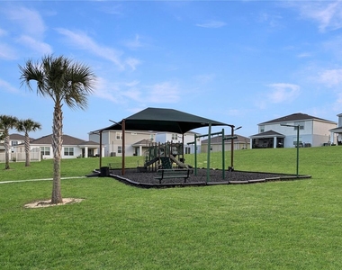 2279 Canyon Oak Drive - Photo Thumbnail 23