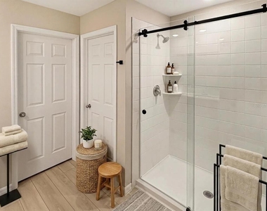 2279 Canyon Oak Drive - Photo Thumbnail 10