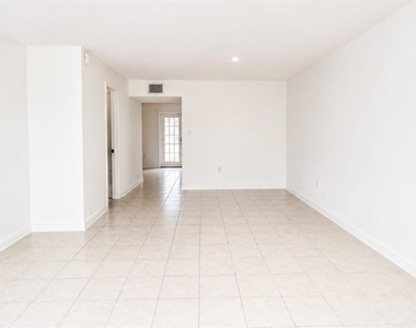 5850 Cypress Gardens Boulevard - Photo Thumbnail 1