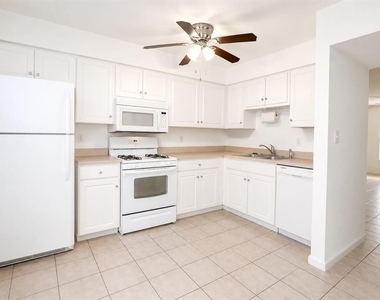 5850 Cypress Gardens Boulevard - Photo Thumbnail 3