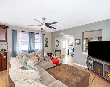 944 Halstead Street - Photo Thumbnail 14