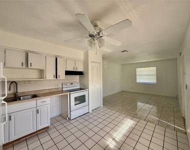 733 Michigan Court - Photo Thumbnail 5