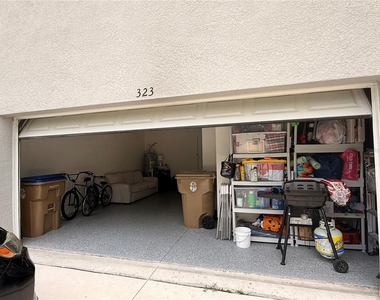 323 Preston Cove Drive - Photo Thumbnail 17