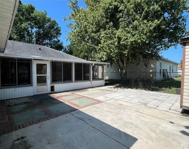821 Marquis Court - Photo Thumbnail 2