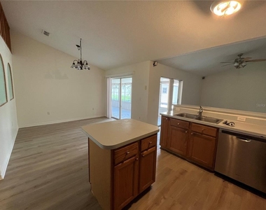 821 Marquis Court - Photo Thumbnail 10