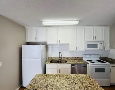 533 Greenbrier Avenue - Photo Thumbnail 8