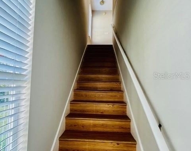 533 Greenbrier Avenue - Photo Thumbnail 4