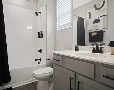 832 Blue Creek Drive - Photo Thumbnail 20