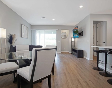 832 Blue Creek Drive - Photo Thumbnail 8