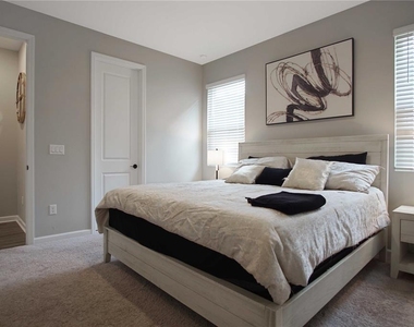 832 Blue Creek Drive - Photo Thumbnail 16