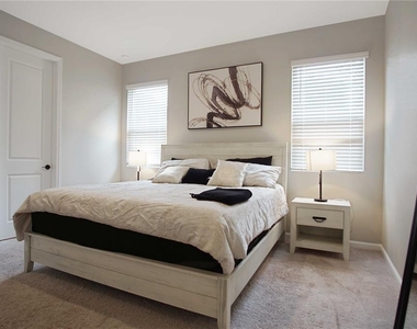 832 Blue Creek Drive - Photo Thumbnail 15