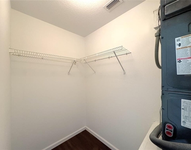 102 Edison Street - Photo Thumbnail 11