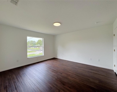 102 Edison Street - Photo Thumbnail 7