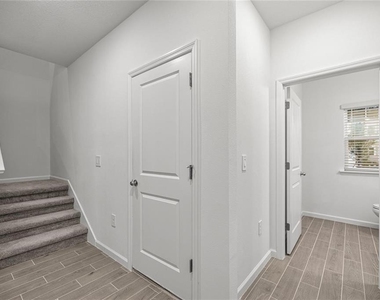 3644 Se 37th Court - Photo Thumbnail 9