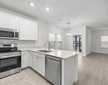 3644 Se 37th Court - Photo Thumbnail 4
