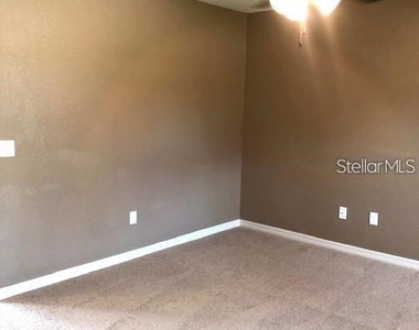 16718 Sw 21st Circle - Photo Thumbnail 8