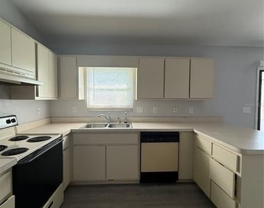 22 Hemlock Terrace - Photo Thumbnail 2