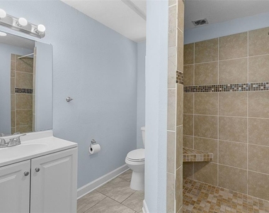 400 Nw 80th Avenue - Photo Thumbnail 24