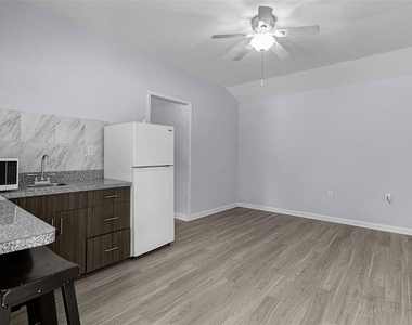 400 Nw 80th Avenue - Photo Thumbnail 40