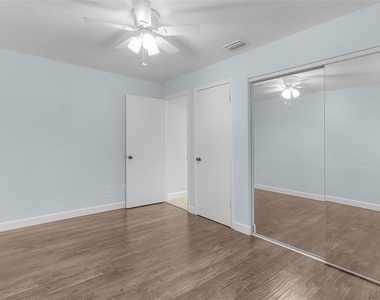 400 Nw 80th Avenue - Photo Thumbnail 15