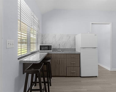 400 Nw 80th Avenue - Photo Thumbnail 41
