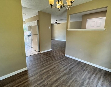 4001 Se 22nd Avenue - Photo Thumbnail 6