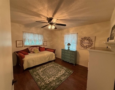 205 S Ebb Way - Photo Thumbnail 11