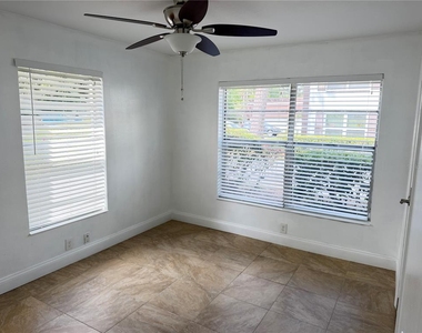 2564 Se 15th Avenue - Photo Thumbnail 4