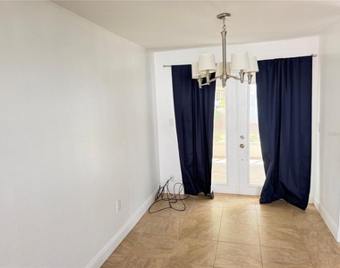 2564 Se 15th Avenue - Photo Thumbnail 1