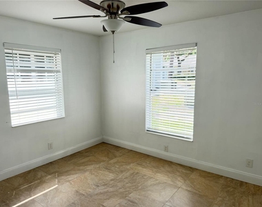 2564 Se 15th Avenue - Photo Thumbnail 3