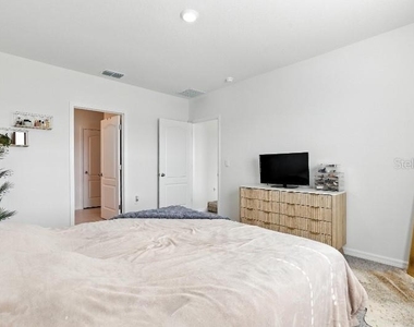 33504 Copper Hill Way - Photo Thumbnail 11