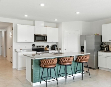 33504 Copper Hill Way - Photo Thumbnail 5
