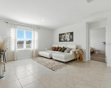 33504 Copper Hill Way - Photo Thumbnail 8