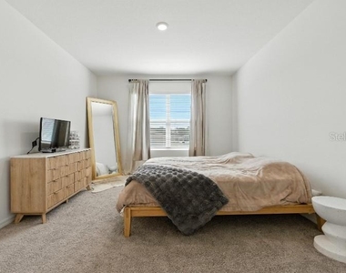 33504 Copper Hill Way - Photo Thumbnail 10