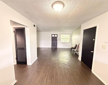 525 Conway Road - Photo Thumbnail 3