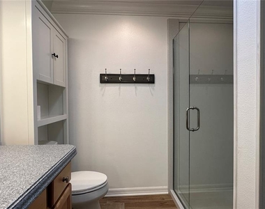 724 Yager Lane - Photo Thumbnail 8