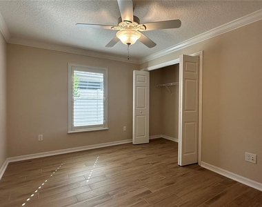 724 Yager Lane - Photo Thumbnail 10