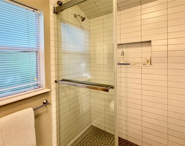 1618 Park Lake Street - Photo Thumbnail 10