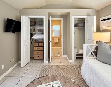 1618 Park Lake Street - Photo Thumbnail 8