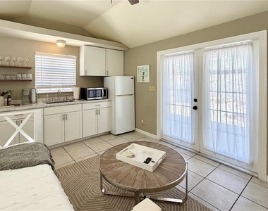 1618 Park Lake Street - Photo Thumbnail 6