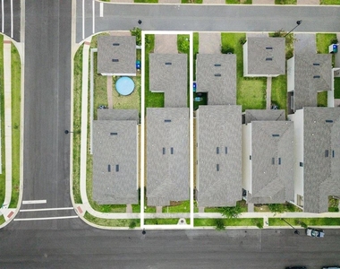 15143 Blue Peacock Lane - Photo Thumbnail 28