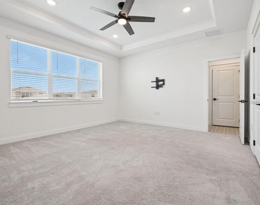 15143 Blue Peacock Lane - Photo Thumbnail 10