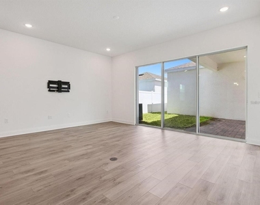 15143 Blue Peacock Lane - Photo Thumbnail 4