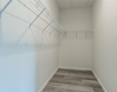 5347 Vista Lago Drive - Photo Thumbnail 17