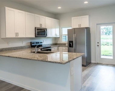 5347 Vista Lago Drive - Photo Thumbnail 6