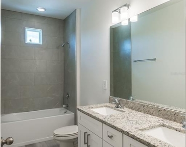 5347 Vista Lago Drive - Photo Thumbnail 32