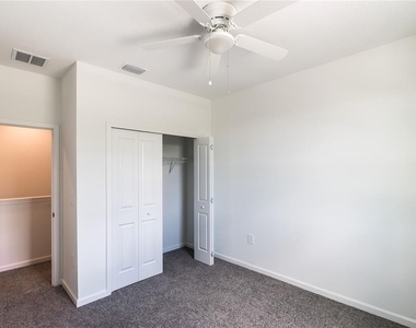 5347 Vista Lago Drive - Photo Thumbnail 23