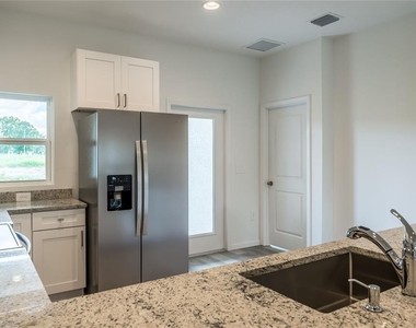 5347 Vista Lago Drive - Photo Thumbnail 7